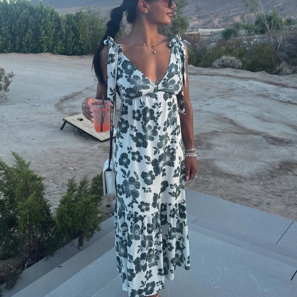 Abercrombie & Fitch White and Black Floral Maxi Dress